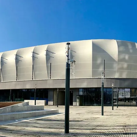 Little Romance In Apartment